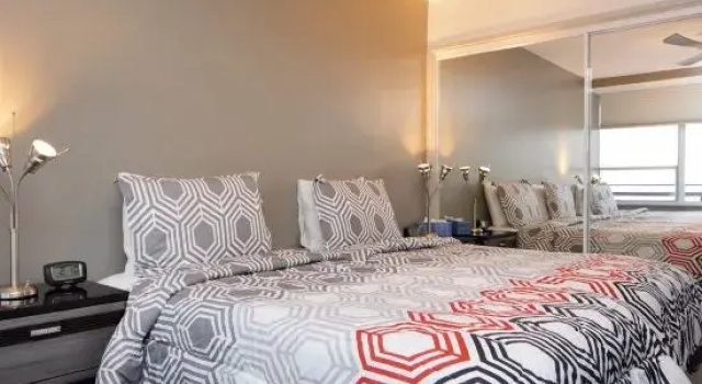 Luxury Corner Beach & Pool 2.5 Bedroom - 1121, Varaa Hotelli Hotellit Miami Beach uima-altaalla, Uima-allas