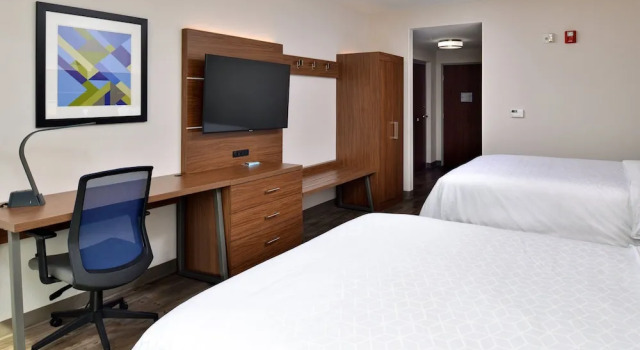 Четырёхместный номер Standard Holiday Inn Express Orlando - South Park by IHG
