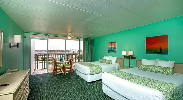 Четырёхместный номер Standard oceanfront The Schooner Inn