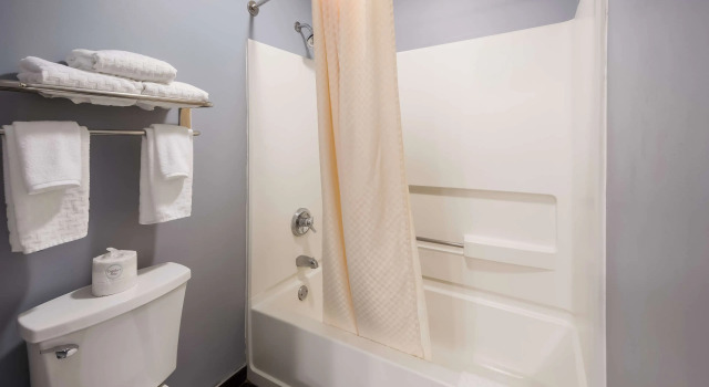 Четырёхместный номер Standard Best Western Riverside Inn