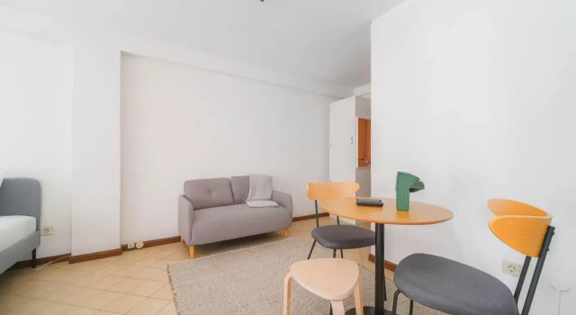 Nomad s Easy Stay - 1bed Sunrise Cedofeita, Забронировать Отель Порту Регион Порту, рядом с Lapa Metro Station