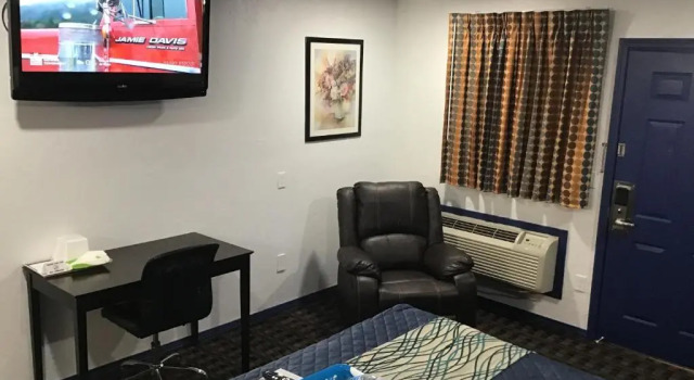 Люкс Executive Budget Inn & Suites
