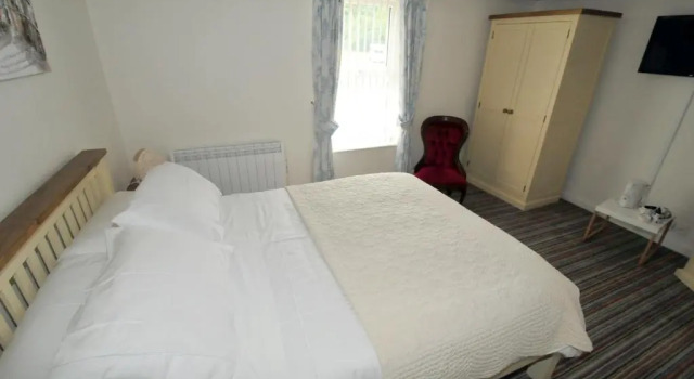 Treviglos Lodge Bed  Breakfast, Boek Hotel Quintrell Downs Merseyside