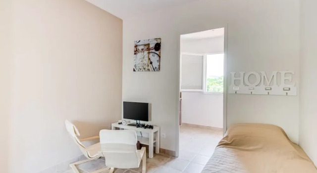 Luxurious Holiday Home in Le Plan-de-la-tour With Pool