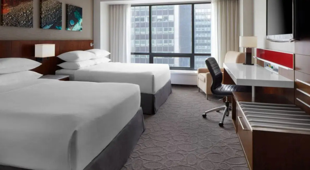 Четырёхместный номер Standard Delta Hotels by Marriott Ottawa City Centre