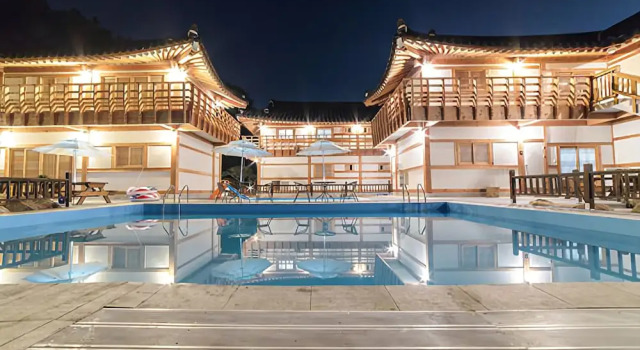 Gyeongju The Nine Pension, Забронировать Отель Кёнджу провинция Кёнсан-Пукто, рядом с Рельеф Будды в деревне Соак