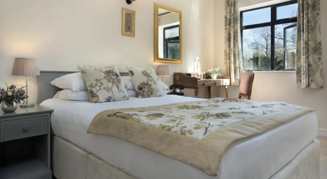 Номер Classic Stanton Manor Hotel