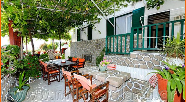 Christina Rooms, Rezerwuj Hotel Hotele w Paros z basenem, Basen