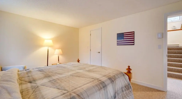 Sunny Stratton Townhome ~ 1 Mi to Skiing!, 预订 酒店 斯特拉顿山 绿山山脉