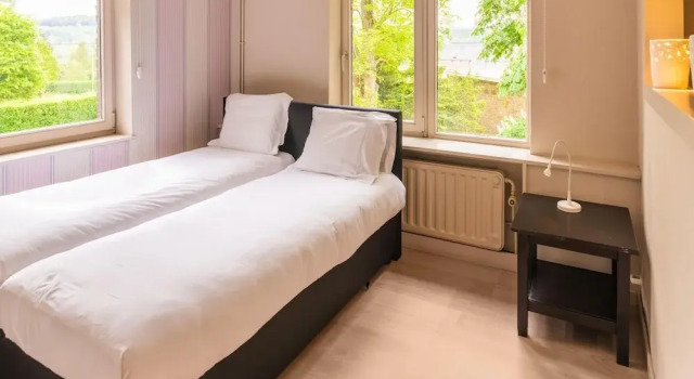 Spacious Villa Near Barvaux, Забронировать Вилла Коттеджи Дюрбюи, Коттедж