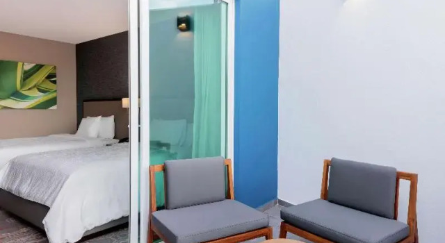Четырёхместный номер Deluxe Hilton Garden Inn Salamanca