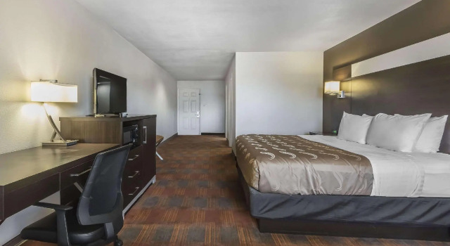 Номер Standard Quality Inn & Suites Stuttgart North