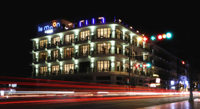 Полулюкс Amanjaya Pancam Phnom Penh