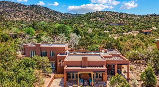 Коттедж Enchantment - Stunning Views, Fantastic Outdoor Spaces, Four Fireplaces