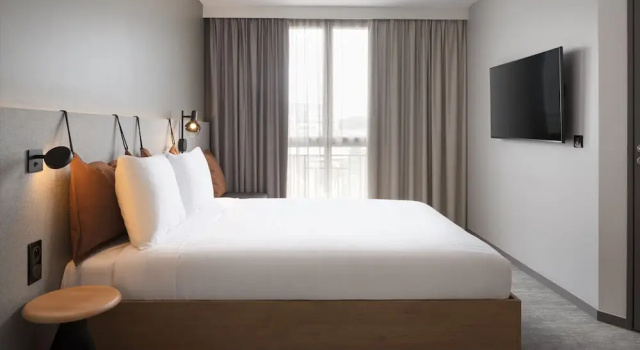 Двухместный номер Standard с видом на город Moxy Paris Clamart