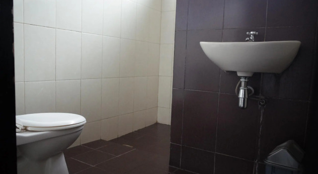 Номер Standard RedDoorz near Taman Kota Lapang Merdeka Sukabumi