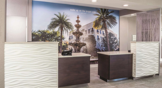 La Quinta Inn & Suites by Wyndham Orlando Lake Mary