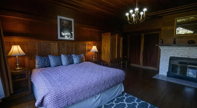 The Captains Quarters, Забронировать Отель Отели Mendocino Coast с парковкой, Парковка