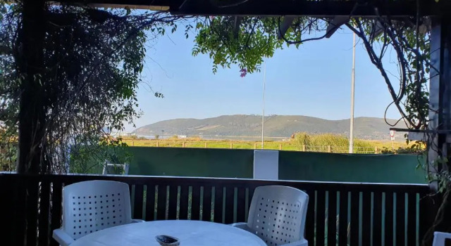 Четырёхместный номер Standard Lakeside Accommodation