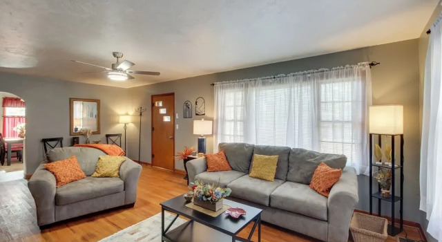 Missouri Escape w/ Furnished Patio, Near Downtown!, Réserver Hôtel Nevada Missouri