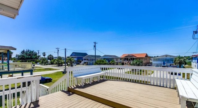 Коттедж Garden City Beach House Escape!