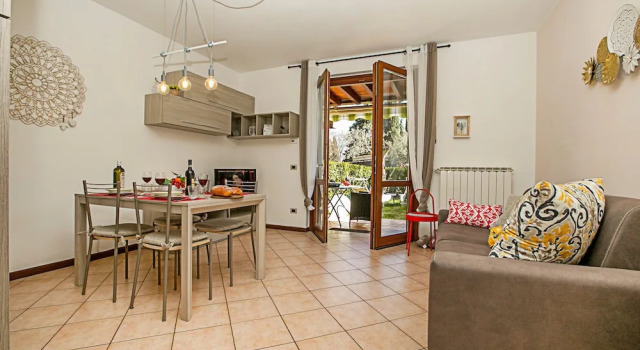 Borgo Degli Ulivi in Toscolano Maderno, Забронировать Апартаменты/квартира Тосколано-Мадерно озеро Гарда