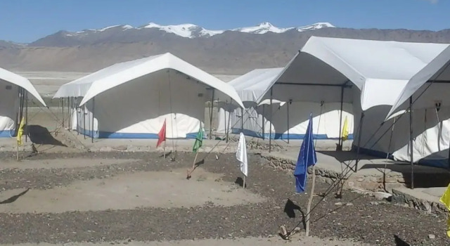 Тент Lotus Camp and Restaurant