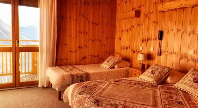 Трёхместный номер Standard Hotels Les Catrems & Le Montagnou
