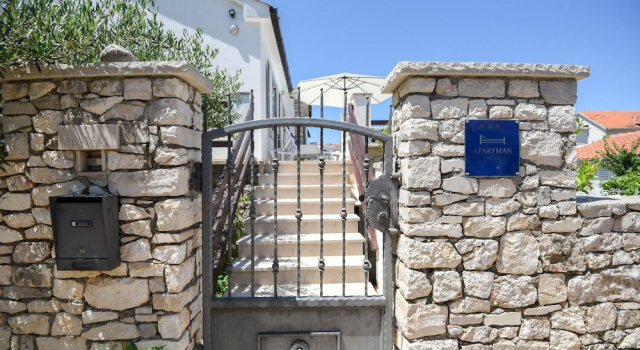 Apartment Maja, Book Lejlighed Hoteller i Split Region med parkering, Parkering