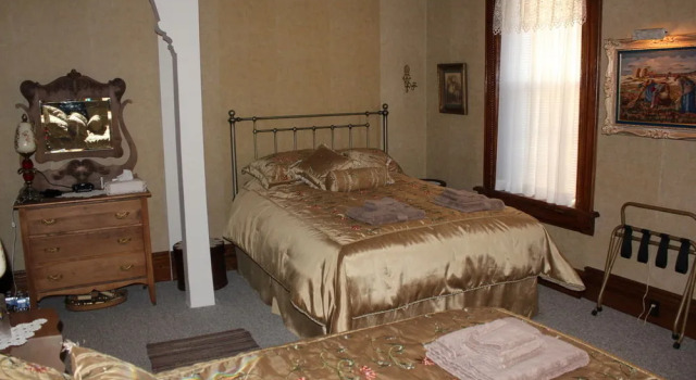Doctor's House B&B, Varaa Bed and Breakfast  