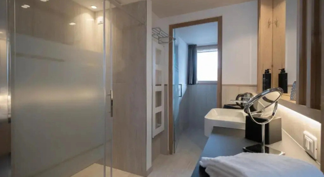 Одноместный полулюкс с балконом Ciampedie Luxury Alpine Spa Hotel