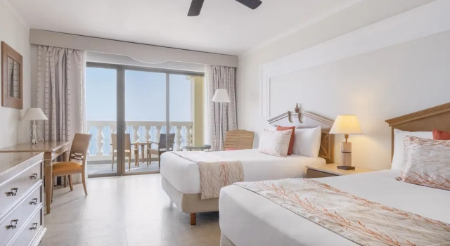 Номер Premium oceanfront Iberostar Waves Rose Hall Beach - All Inclusive
