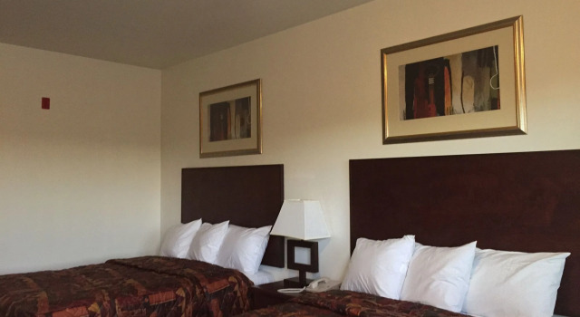 America Inn & Suites, Book Mini-hotel Hoteller i Ridgecrest med parkering, Parkering