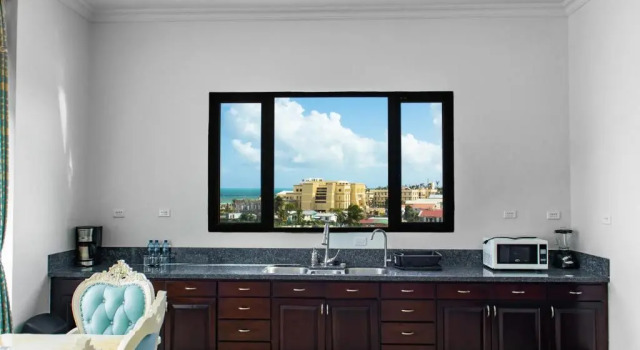 Golden Bay Hotel by Marine Parade, Rezerwuj Hotel Hotele w Belize City z parkingiem, Parking