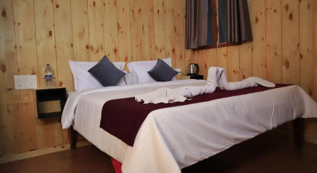 SaffronStays Fourest Uttarakhand, Rezerwuj Hotel Hotele w Uttarakhand z basenem, Basen