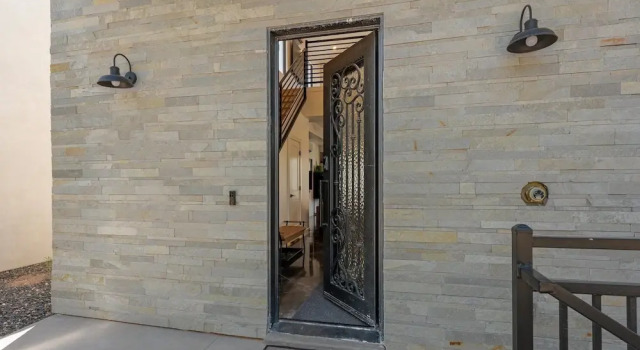 Desert Jewel With Private Gym And Pool 4 Bedroom Townhouse