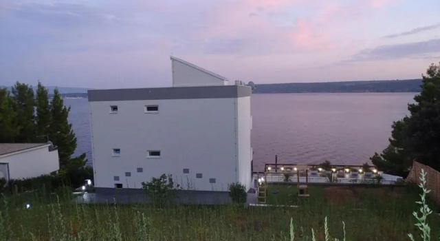 Коттедж Seaside Villa mit Pool für 12 Personen