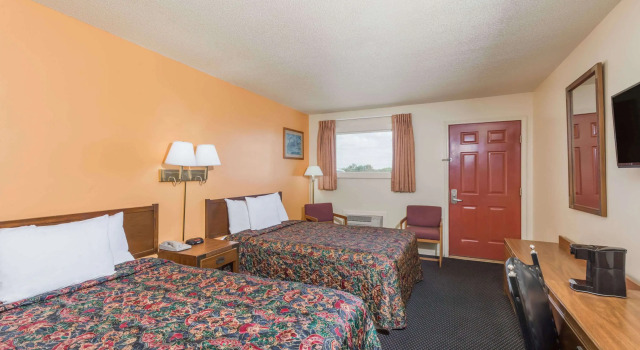 Четырёхместный люкс Americas Best Value Inn Chanute