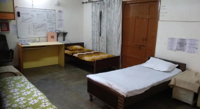 Кровать в общем номере (мужской номер) Best Homestay Centrally Located Chandigarh India B&B