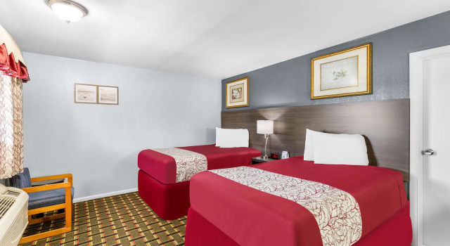 Четырёхместный номер Standard Americas Best Value Inn Belleville