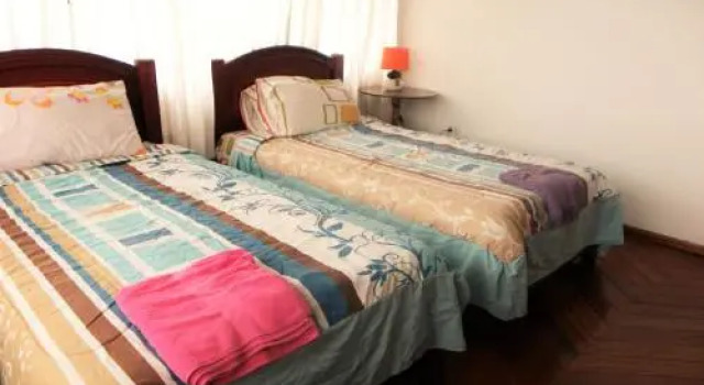 Hermosa Vista Bed And Breakfast, Забронировать Отель La Floresta Кито, рядом с Del Arbolito Park