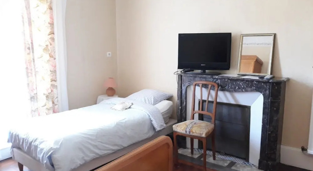 Chez Pierre, Book Hotel Remoncourt 