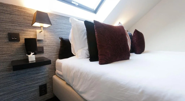 B&B Ad Astra, Book Bed and Breakfast Halloux Belgien