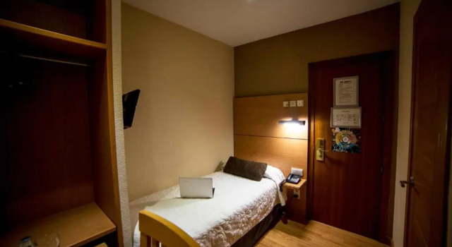 Одноместный номер Hotel Serrano