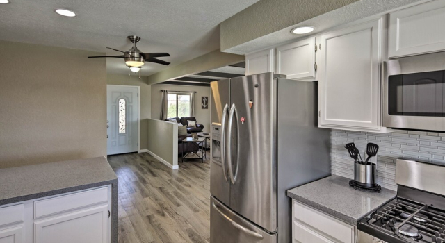 Коттедж Near Marina: Home w/ Pool & Views in Lake Havasu!