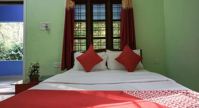 OYO 11757 Aruvi Annex