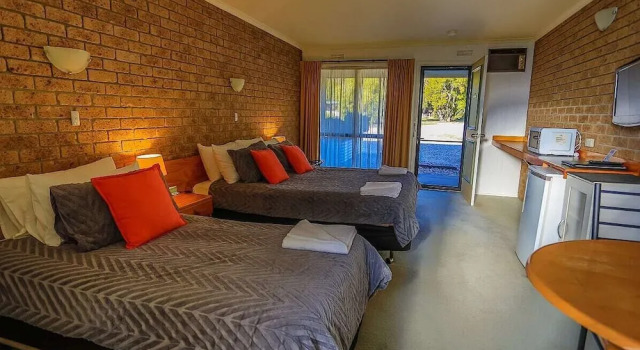 Двухместный номер Standard Цокольный этаж c 1 комнатой с видом на сад Mountain View Motor Inn & Holiday Lodges