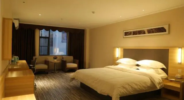 Номер Standard City Comfort Inn GZ Baiyundadaobei