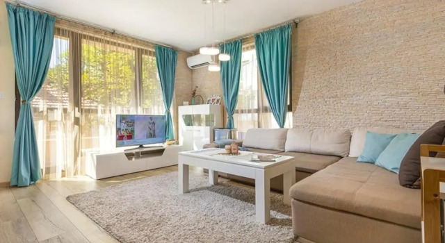 Апартаменты Brand new Central apartment, 10 minutes to Center