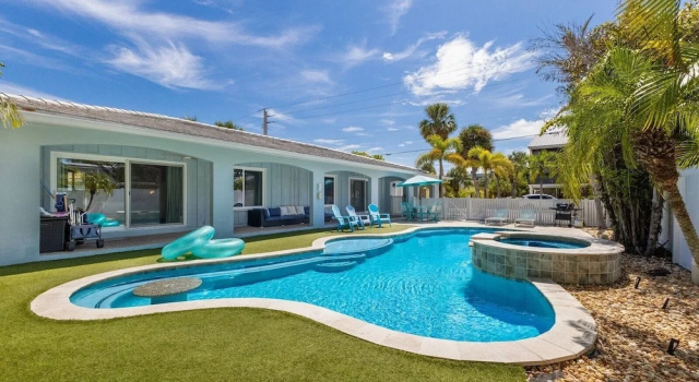 Коттедж Coccoloba 3 Bedroom Home by RedAwning